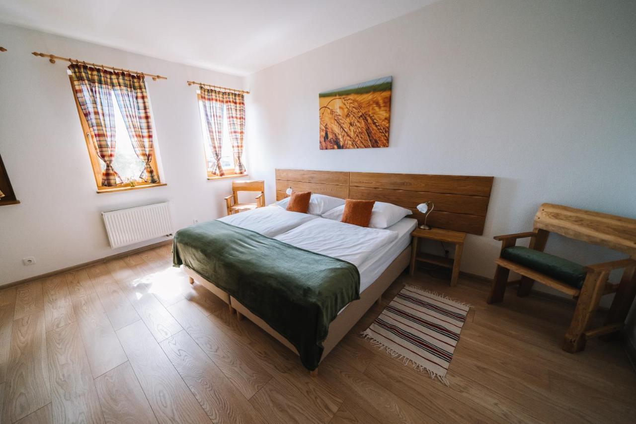 Bio Farma & Penzion Zlaty Hyl Novacany Экстерьер фото