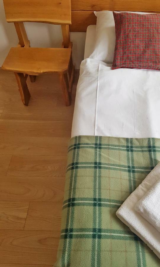 Bio Farma & Penzion Zlaty Hyl Novacany Экстерьер фото